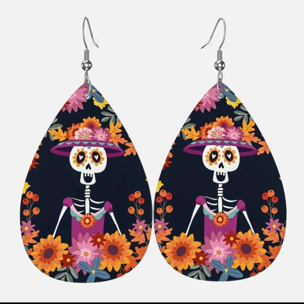 Cute skull/Day of the dead earrings